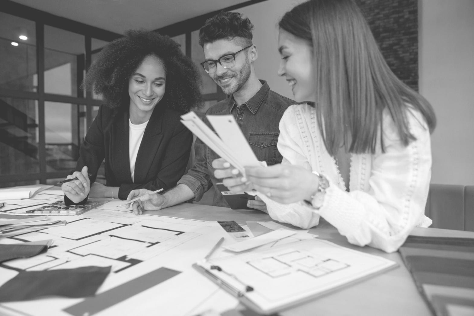Notre équipe soreqolindra en réunion de travail collaboratif